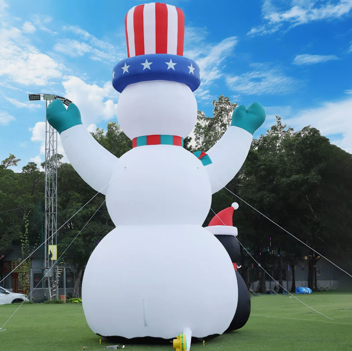 Roomoe® 33ft Snowman Display